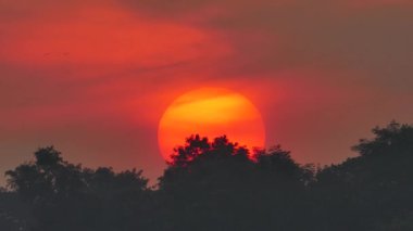 Günbatımı kırsal.