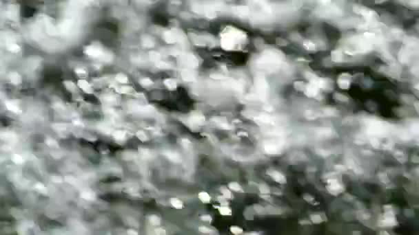 Réflexion des éclaboussures d'eau . — Video