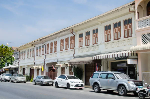 Byggnad, kinesisk-portugisisk arkitektur på Phuket — Stockfoto