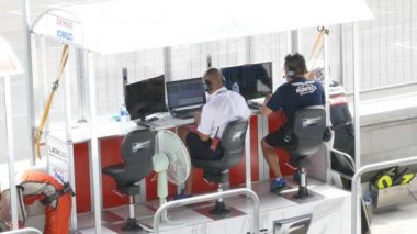 Ekip hizmeti ile yarış iletişim