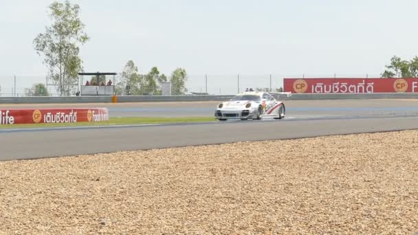 Carro de corrida em durante o 2015 Auchalés Super GT Series — Vídeo de Stock