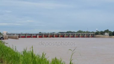 Sette Chao Phraya Nehri Barajı.