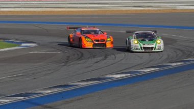 Arabaya Autobacs Super Gt 2017 serisi sırasında acing