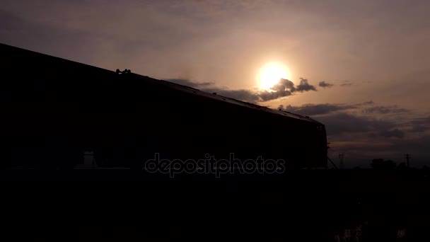 Comboios Ferroviários Pôr Sol Zona Rural Tailândia — Vídeo de Stock