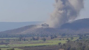 Hava Operasyonları yayın bomba askeri düşman hedefi için 500 pound bombardıman uçağı. 