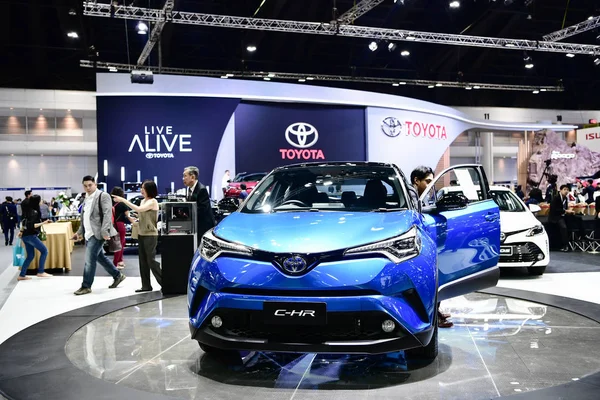 Toyota C-HR coche —  Fotos de Stock