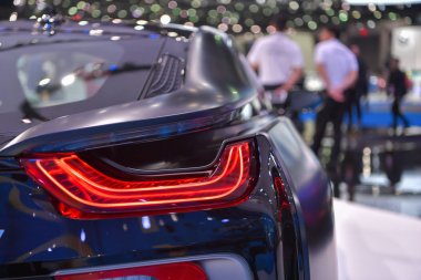 BMW i8 proton donmuş Black Edition araba