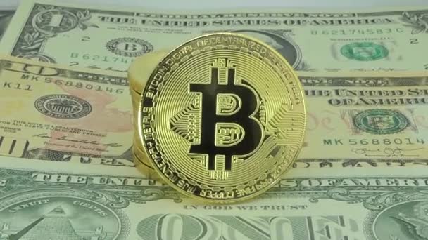 Gouden Bitcoin Btc Munten Bankbiljetten Ons Dollar Btc Gouden Munt — Stockvideo