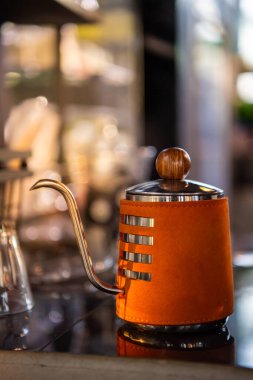 Kahve demleme aletlerini kapat, Drip Kahve, düşük ışıkta.