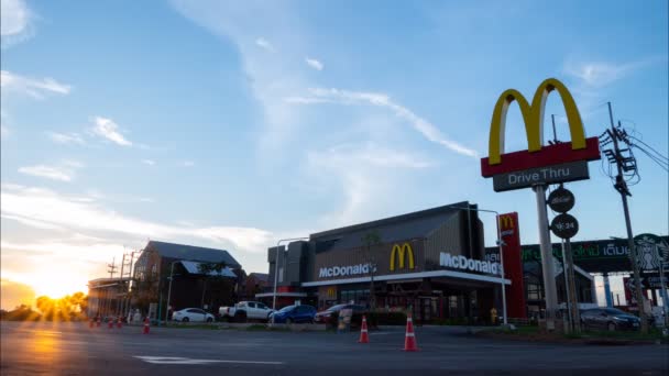 Time Lapse Mcdonald Sunset Corporation World Largest Chain Hamburger Fast — стоковое видео