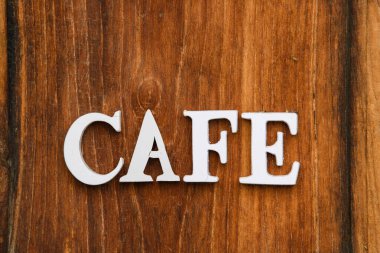 Ahşap duvarda, ahşaptan yapılmış, el yapımı kafe..