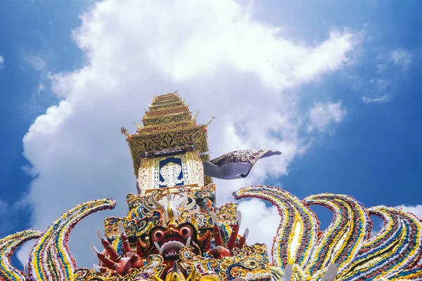 Bali, Endonezya - 8 Mayıs: royal de katılan Bali insanlar — Stok fotoğraf