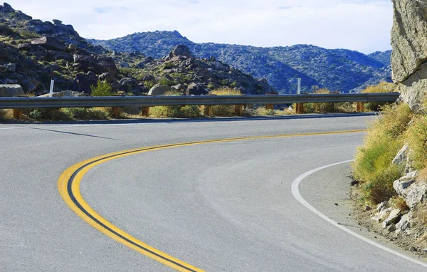 Route de montagne vers le désert d'Anza Borrego (Californie, États-Unis ) Images De Stock Libres De Droits