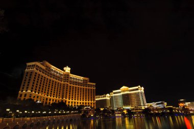 Gece Bellagio ve Caesars Palace-Las Vegas otelleri ve casinolar