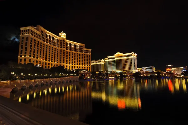 Gece Bellagio ve Caesars Palace-Las Vegas otelleri ve casinolar