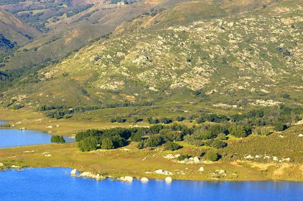 Sutherland Göl Manzaralı (Güney Kaliforniya, ABD)