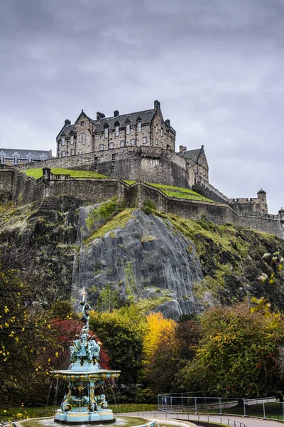Uitzicht Edinburgh Castle Vanaf Princes Street Gardens Schotland — Stockfoto