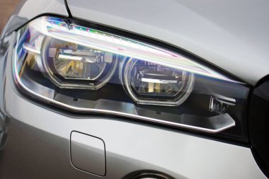 Araba farlar. Lüks farlar