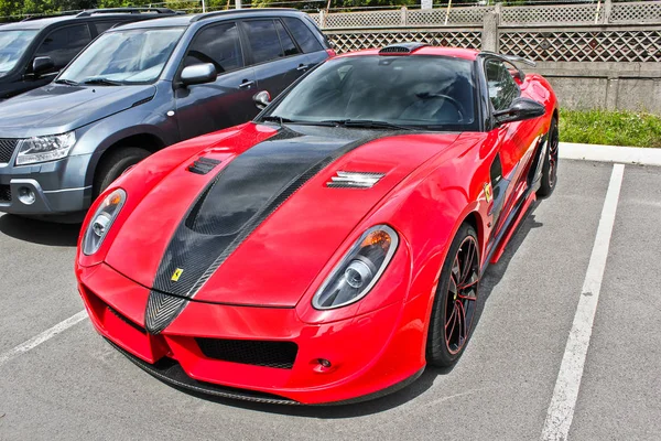 Kijów, Ukraina; 11 kwietnia 2016. Ferrari 599 Gtb Fiorano Stallone Mansory. Zdjęcia redakcyjne. — Zdjęcie stockowe