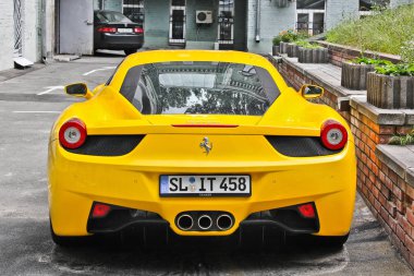 Ukrayna, Kiev; 5 Ekim 2013; Ferrari 458 Italia. Editoryal fotoğraf.