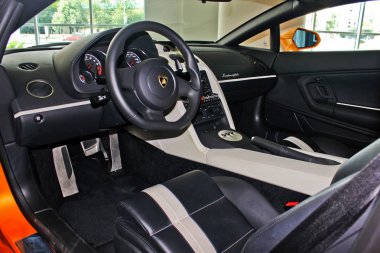 17 Şubat 2011 Ukrayna, Kiev. Salon Lamborghini Gallardo Lp550-2 Valentino Balboni. Editoryal fotoğraf.