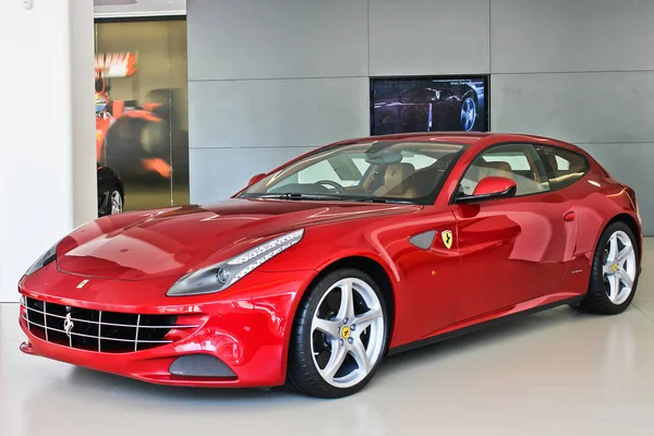 Kiev. UKRAINE. 30 novembre 2015. Ferrari FF. Photo éditoriale . — Photo