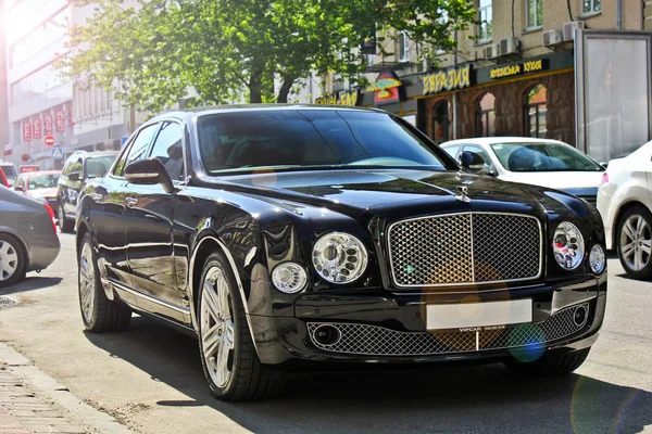 Kiev, Ukraine; April 20, 2015. Bentley Mulsanne. Editorial photo. — Stock Photo, Image