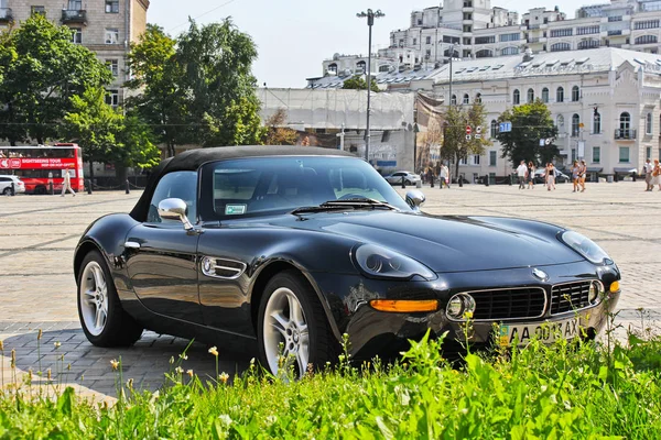 Kiev, Ukrayna; 13 Temmuz 2015; BMW Z8. Editoryal fotoğraf.