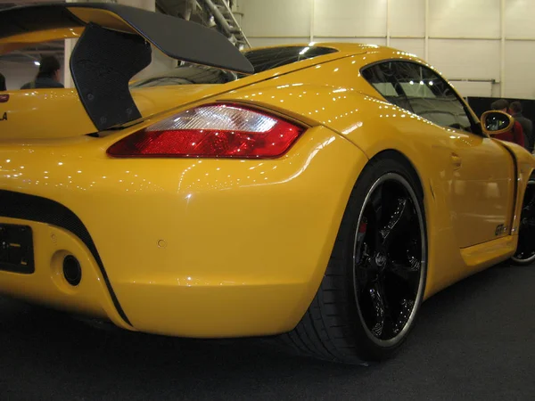 Eylül 4, 2007, Kiev, Ukrayna. Porsche Cayman gt Araba. Karbon. farlar. Lüks. Ayarlama. Supercar. Editoryal fotoğraf