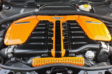 Kiev, Ukrayna; 10 Nisan 2015. Bentley motoru. Bentley Continental Gt yarış Mansory. Editoryal fotoğraf.