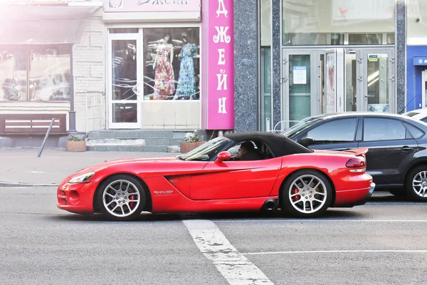 Ucrania, Kiev; 23 de septiembre de 2014; Dodge Viper Hennessey Venom 1000 Twin Turbo Cabrio. Foto editorial . — Foto de Stock