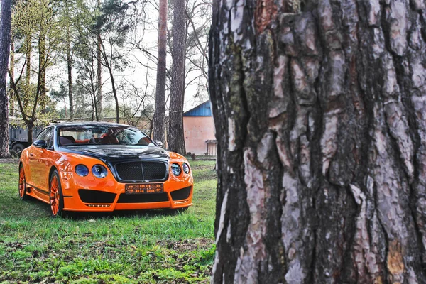 Kijów, Ukraina; Kwiecień 20, 2015. Bentley Continental Gt Mansory. Zdjęcia redakcyjne. — Zdjęcie stockowe