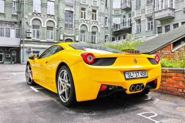 Ukrayna, Kiev; 5 Ekim 2013; Ferrari 458 Italia. Editoryal fotoğraf.