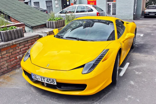 29 Nisan 2014; Kiev, Ukrayna; Ferrari 458 Italia. Editoryal fotoğraf.