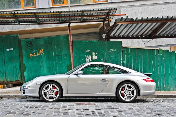 Kiev, Ukrayna; 5 Eylül 2015; Porsche 911 Targa 4s. Editoryal fotoğraf