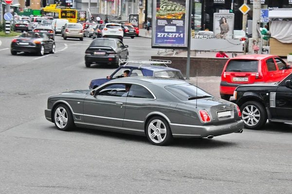 Kiev, Ucraina; 5 settembre 2015; Bentley Brooklands in movimento. Foto editoriale . — Foto Stock