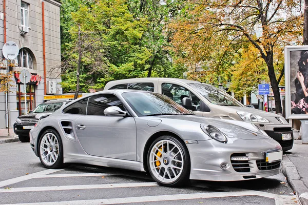 Ukrajina, Kiev; 15. srpna 2013; Porsche 911 Turbo S. redakční fotografie. — Stock fotografie