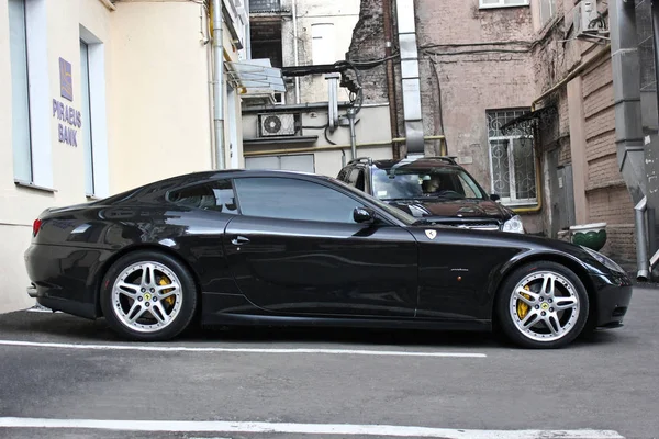 Mars 20, 2014; Ukraina, Kiev; Ferrari 612 Scaglietti. Redaktionella foto. — Stockfoto