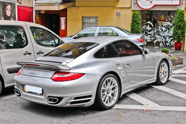 Ucrânia, Kiev; 15 de agosto de 2013; Porsche 911 Turbo S. Editorial foto . — Fotografia de Stock