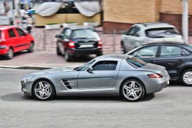 2 Mart 2014; Kiev, Ukrayna; Mercedes-Benz Sls Amg hareket. Editoryal fotoğraf.