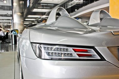 Kiev, 2 Ekim 2013. Mercedes-Benz Slr Mclaren Stirling Moss. AMG. Araba farlar. Lüks farlar. Editoryal fotoğraf.