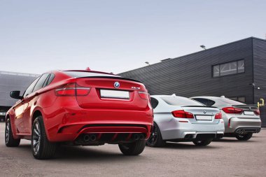 15 Ekim 2016; Kiev, Ukrayna; BMW M5 Matt ve Bmw X6 M. editoryal fotoğraf x 2.