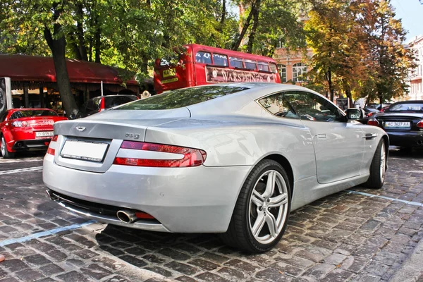 Kiev, Ukrayna; 20 Eylül 2015; Aston Martin Db9. İngilizce supercar. Editoryal fotoğraf.