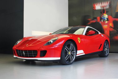 Kiev, Ukrayna, 13 Temmuz 2015. Ferrari 599 Alonso Edition 60f1. Alt görünümü. Editoryal fotoğraf.