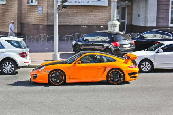 Kiev, Oekraïne; 10 april 2014. Porsche Techart 997 Turbo Gt Street R. redactionele foto. — Stockfoto