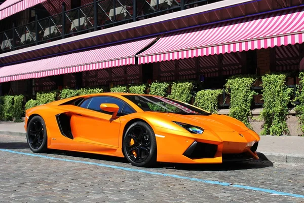 Kiew, Ukraine; 17. Oktober 2016; Lamborghini Aventador auf den Straßen. Redaktionsfoto. — Stockfoto