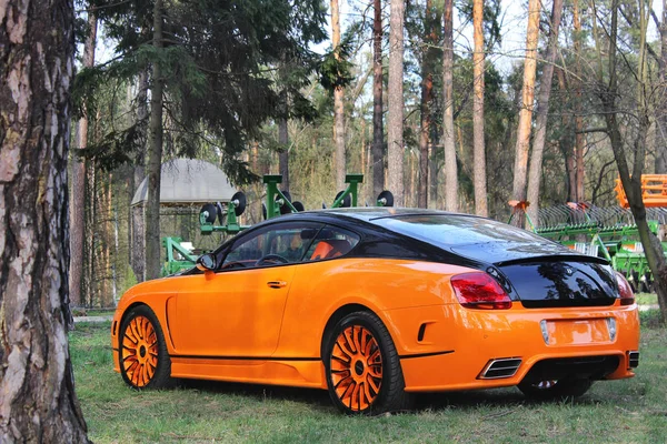 Kiev, Ukraine ; 10 avril 2015. Bentley Continental GT Mansory. Photo éditoriale . — Photo