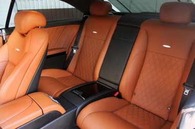 12 Nisan 2016; Kiev, Ukrayna; Araba iç lüks Servisi. Araba iç ayrıntılar. Mercedes-Benz Cl 65 Amg V12 Bi-Turbo. Editoryal fotoğraf.