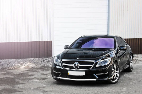 7 Ekim 2015; Kiev, Ukrayna. Mercedes Motor. Mercedes-Benz Cl 65 Amg V12 Bi-Turbo. Farlar. Lüks. Ayarlama. Supercar. Editoryal fotoğraf. — Stok fotoğraf