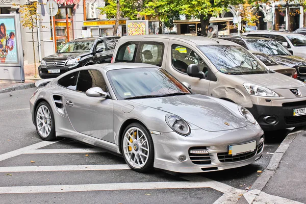 Ucrânia, Kiev; 15 de agosto de 2013; Porsche 911 Turbo S. Editorial foto . — Fotografia de Stock